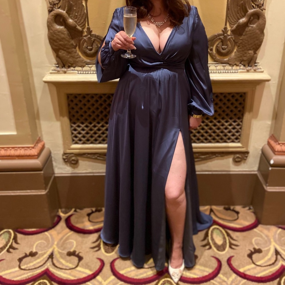 Blue/gray gown